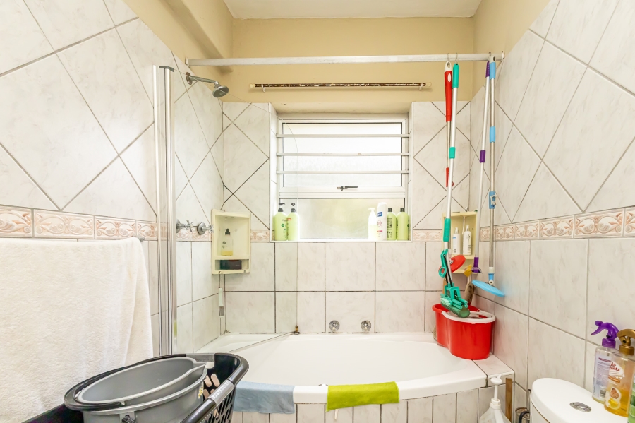 2 Bedroom Property for Sale in Sea Point Western Cape